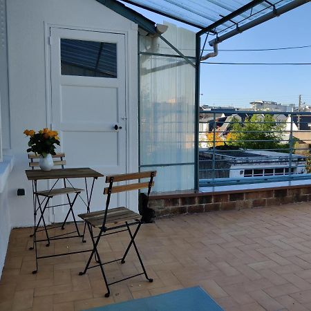 Studio équipé, grande terrasse, à côté de la gare Tours Extérieur photo